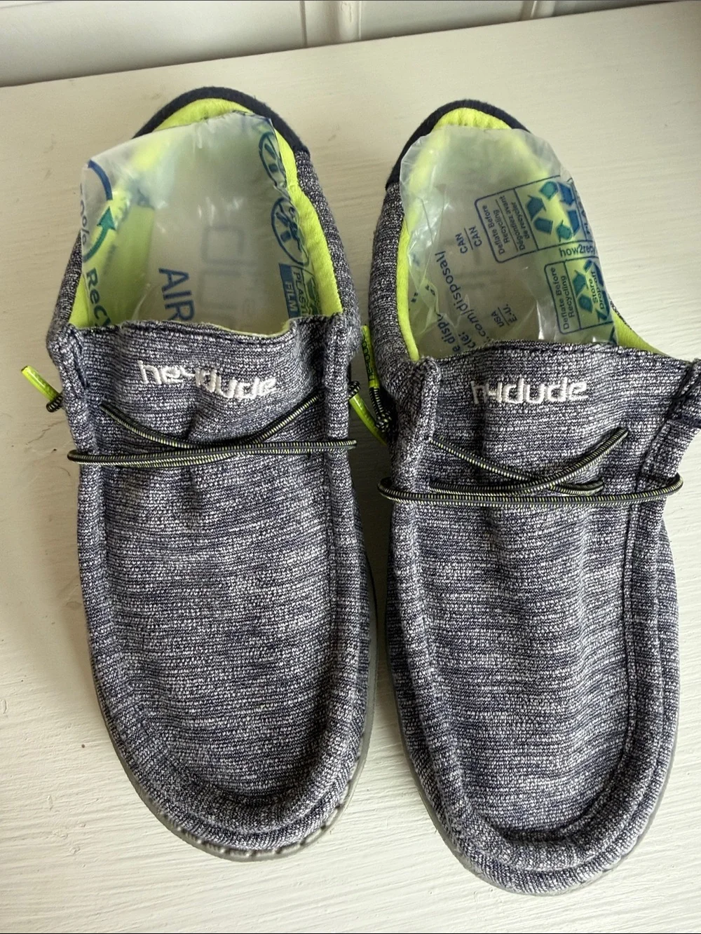 Hey Dude Wally Youth Slip-On Shoes in Heather Blue w/ Neon Lime Trim. Size 4-5